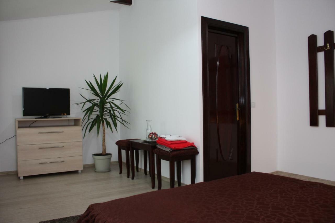 Casa Ianis Hotel Брашов Екстериор снимка