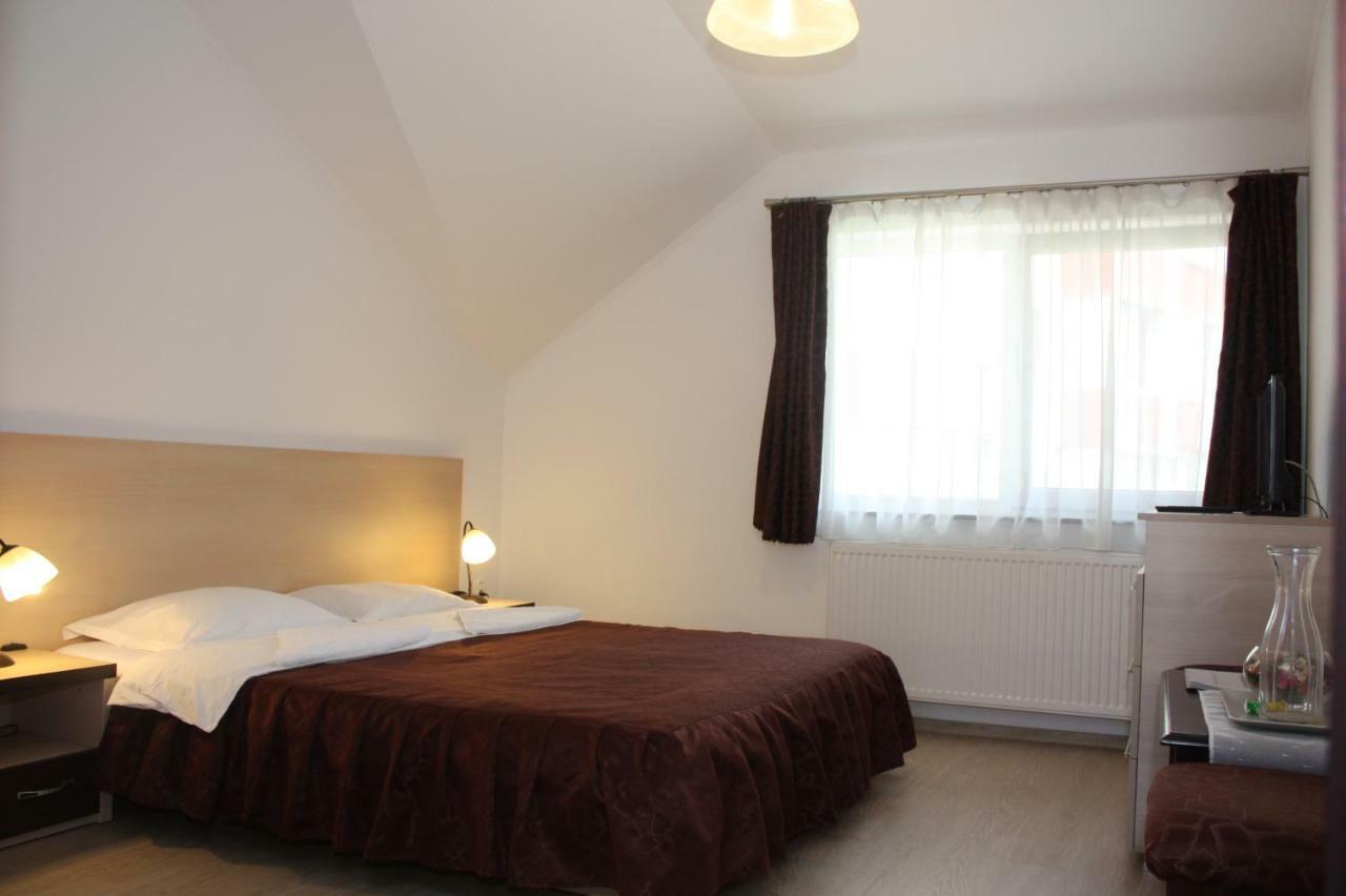 Casa Ianis Hotel Брашов Екстериор снимка