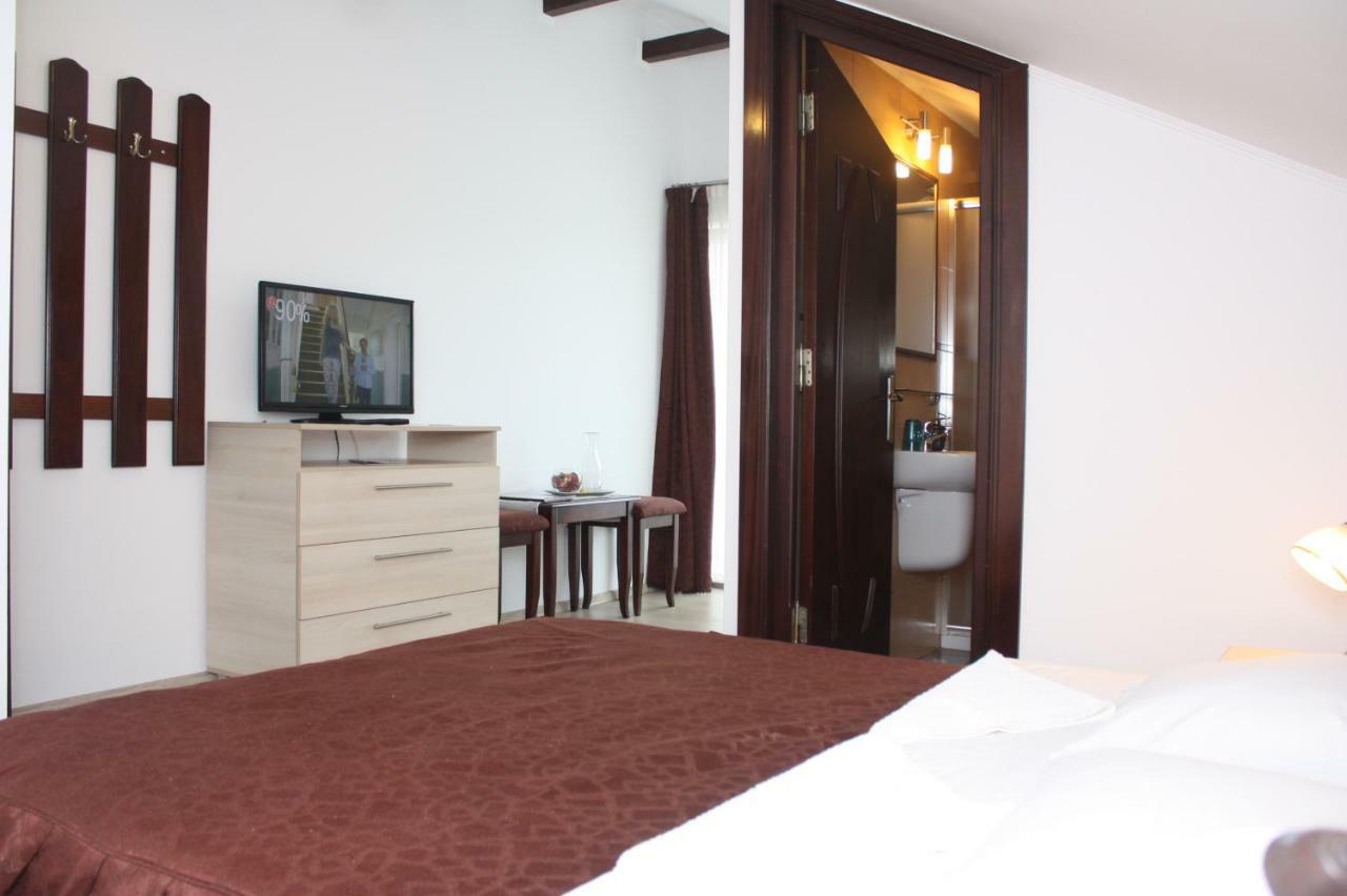 Casa Ianis Hotel Брашов Екстериор снимка