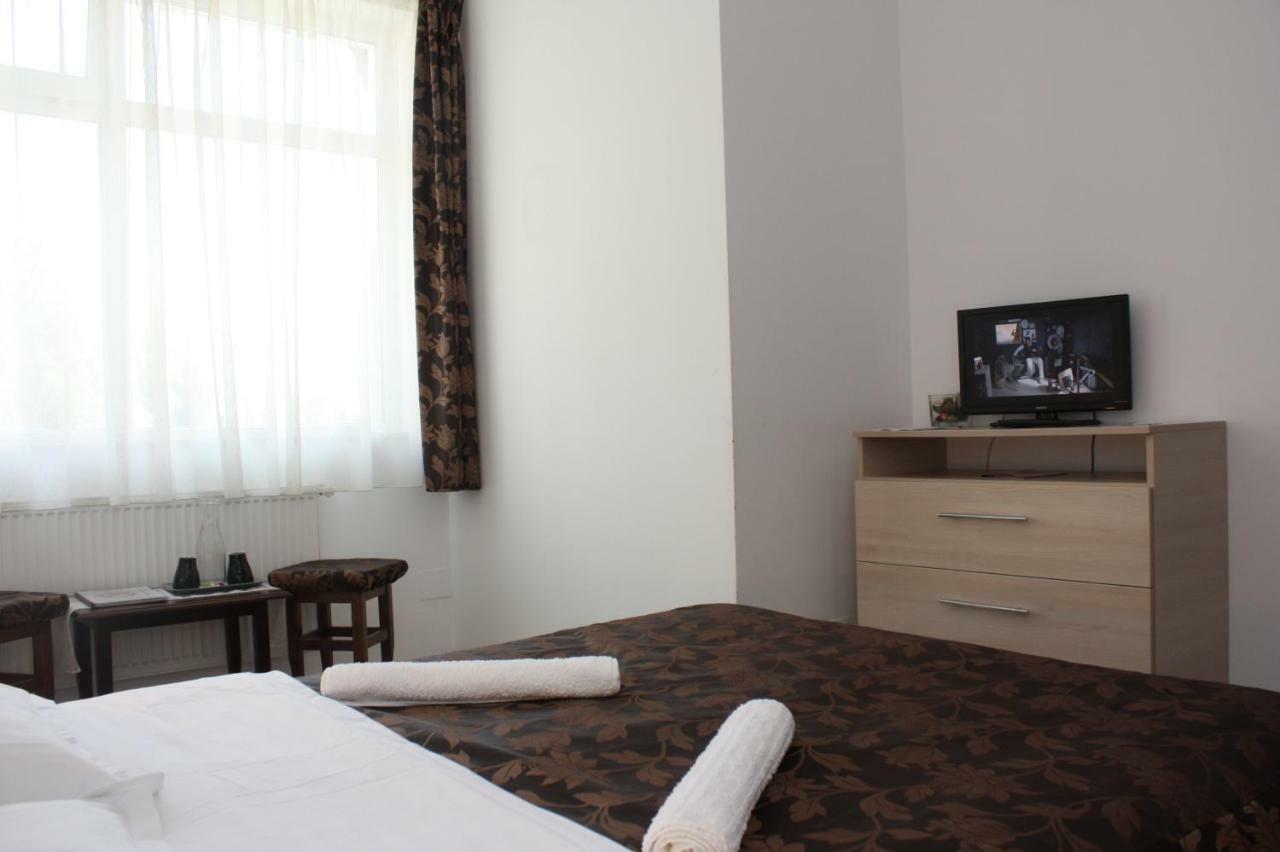 Casa Ianis Hotel Брашов Екстериор снимка